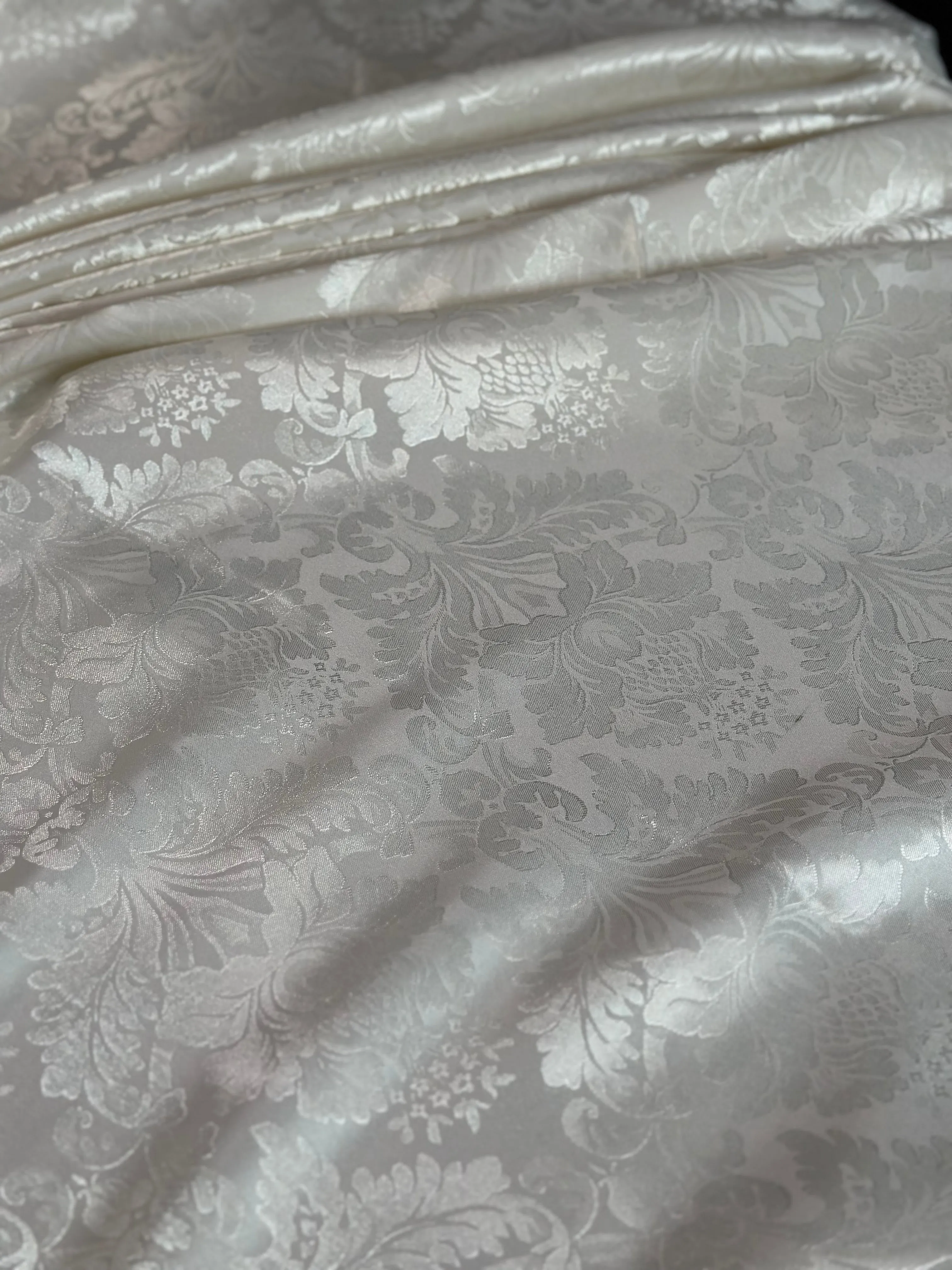 4pcs - Damask Poly Table Linen 58"x58" Square - Ivory