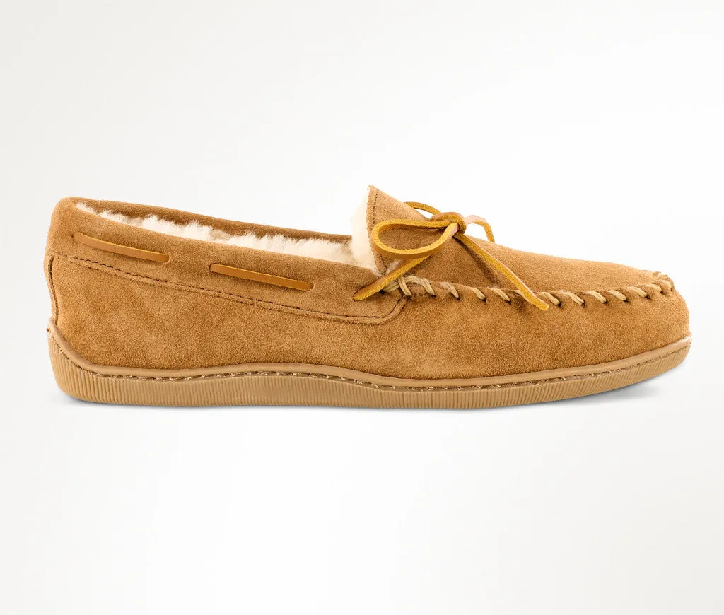 Men's Minnetonka Sheepskin Hardsole Moccasin Slipper #3741X (Extra Large Sizes)